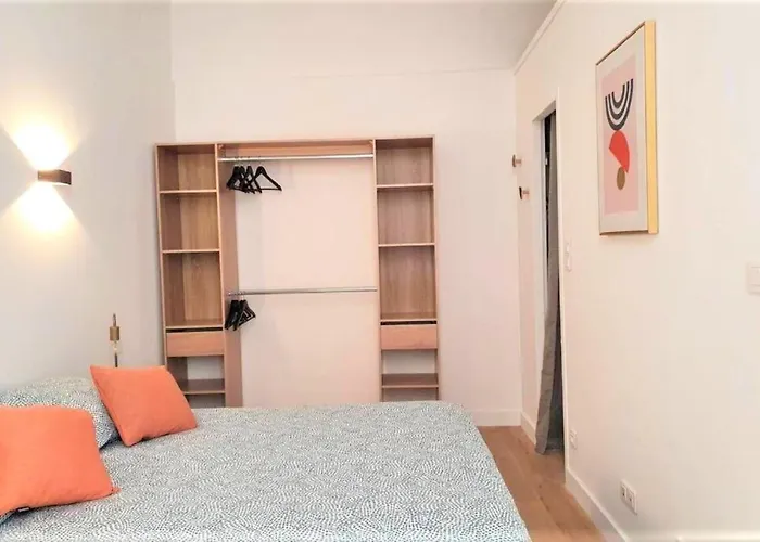 Appartement A Deux Pas De La Place Du Forum