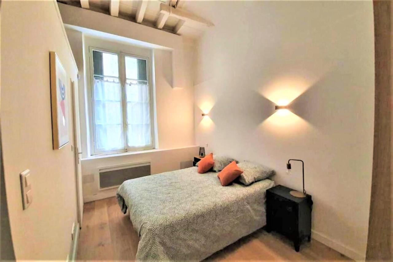 A Deux Pas De La Place Du Forum Apartment