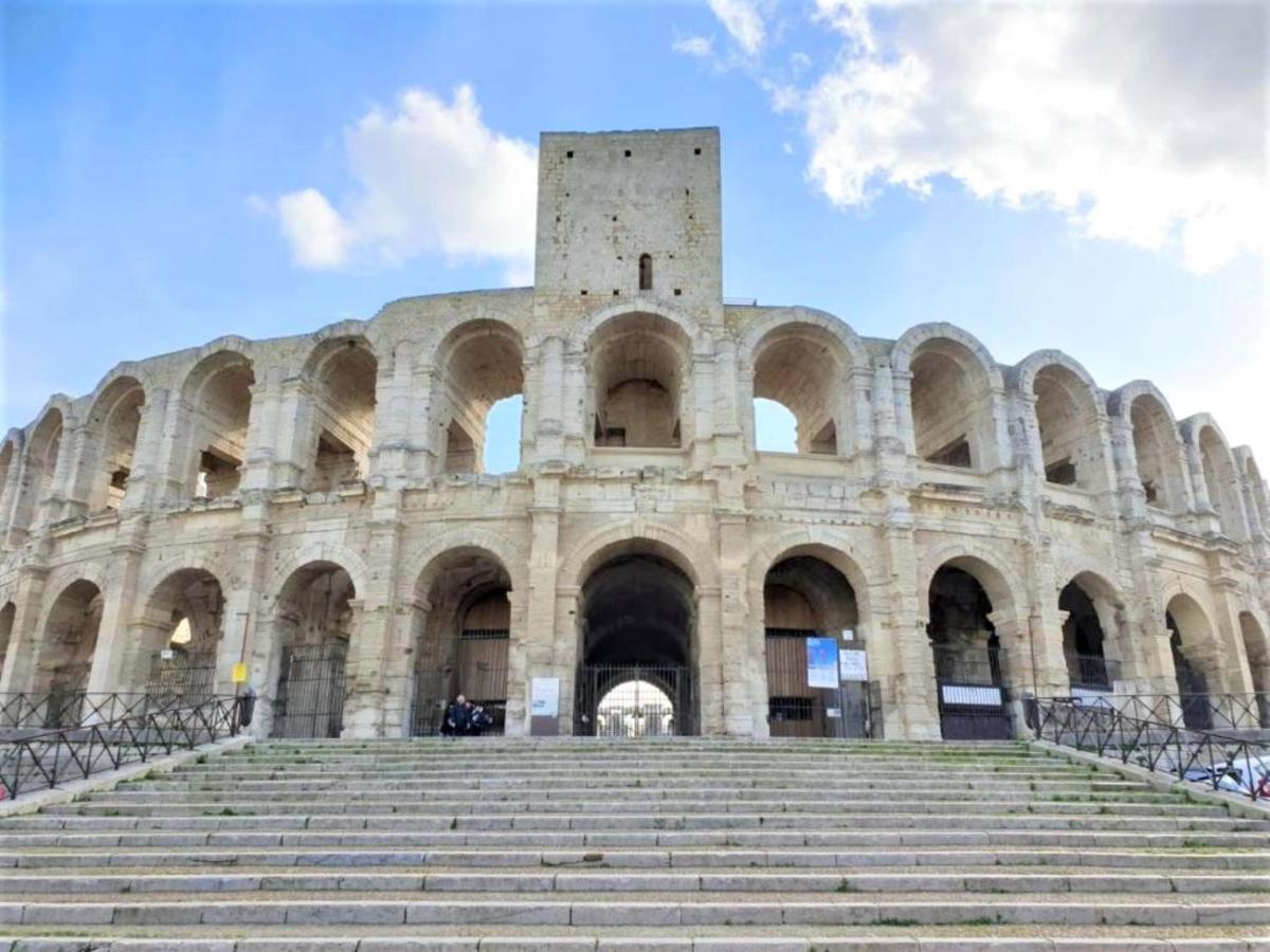 A Deux Pas De La Place Du Forum